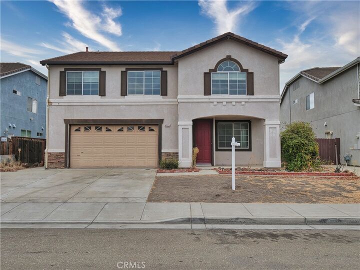 Property Photo:  1121 Riverview Ave  CA 95377 