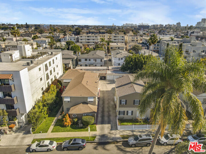 Property Photo:  110 -116 S Kings Road  CA 90048 