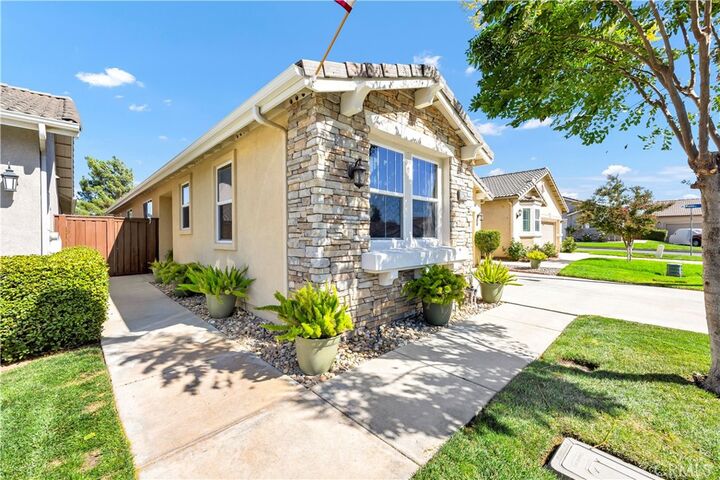 Property Photo:  126 Mayfair Lane  CA 92545 