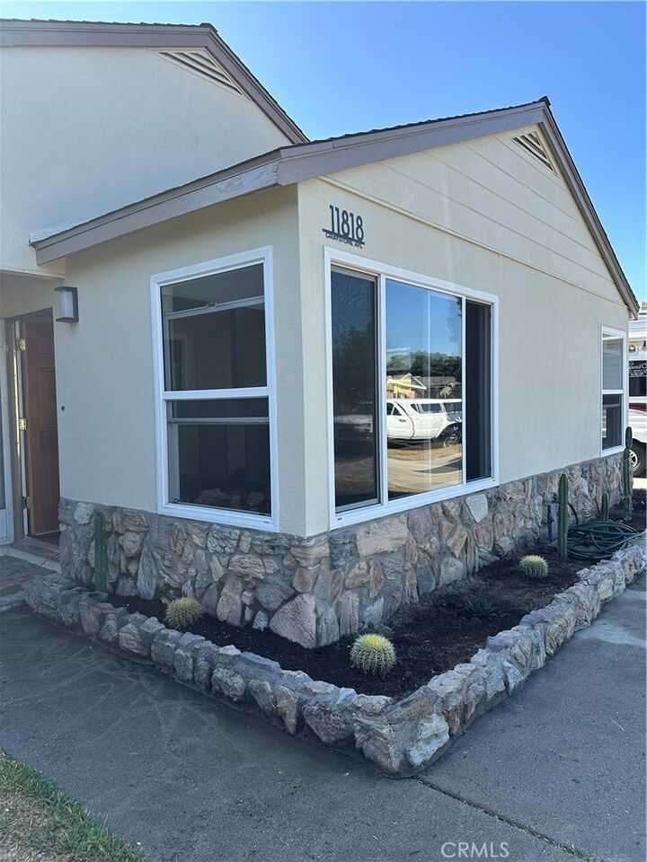 Property Photo: 11818 Graystone Avenue CA 90650