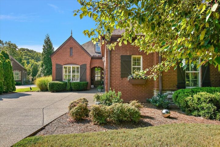 Property Photo:  207 Abiding Pl  TN 37072 