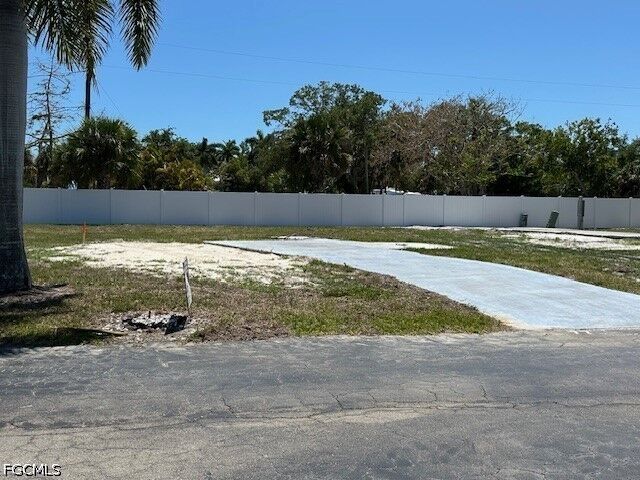 Property Photo:  77 Birch Boulevard  FL 33908 