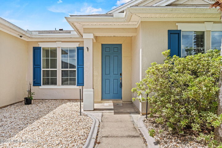 Property Photo:  15901 Lexington Park Boulevard  FL 32218 