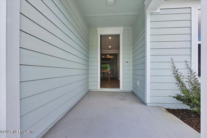 Property Photo:  12470 Royal Red Way  FL 32226 
