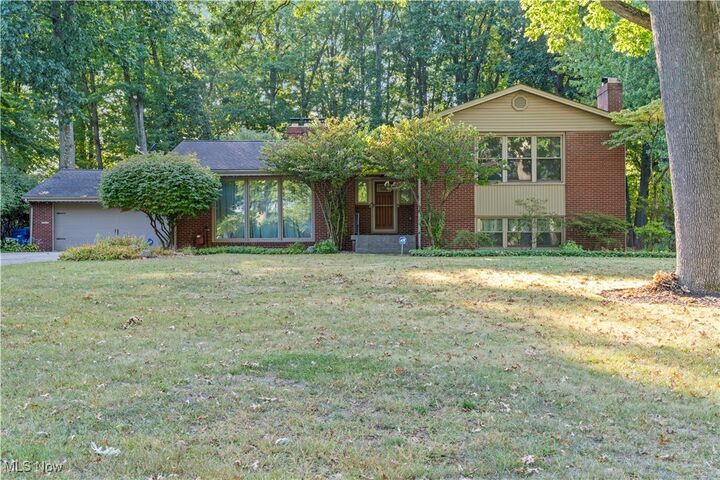 3530 Fifth Avenue  Youngstown OH 44505 photo