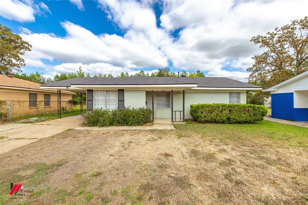 Property Photo: 649 Woodmont Place LA 71108