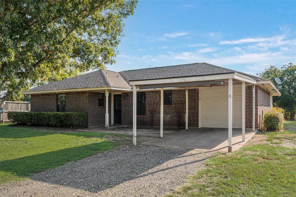 Property Photo:  834 E Main Street  TX 75154 