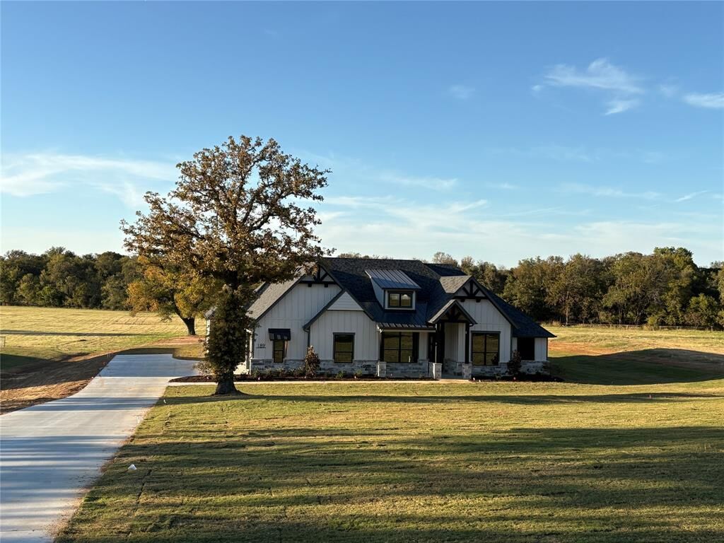 Property Photo: 189 Rio Rancho Drive TX 76234