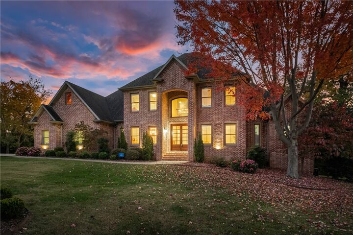 Property Photo:  10 S Plymouth Lane  AR 72758 