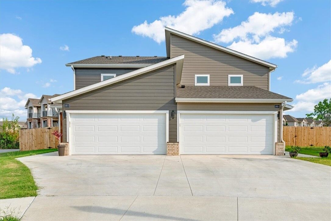 Property Photo:  1301 SW Poigai Way  AR 72713 