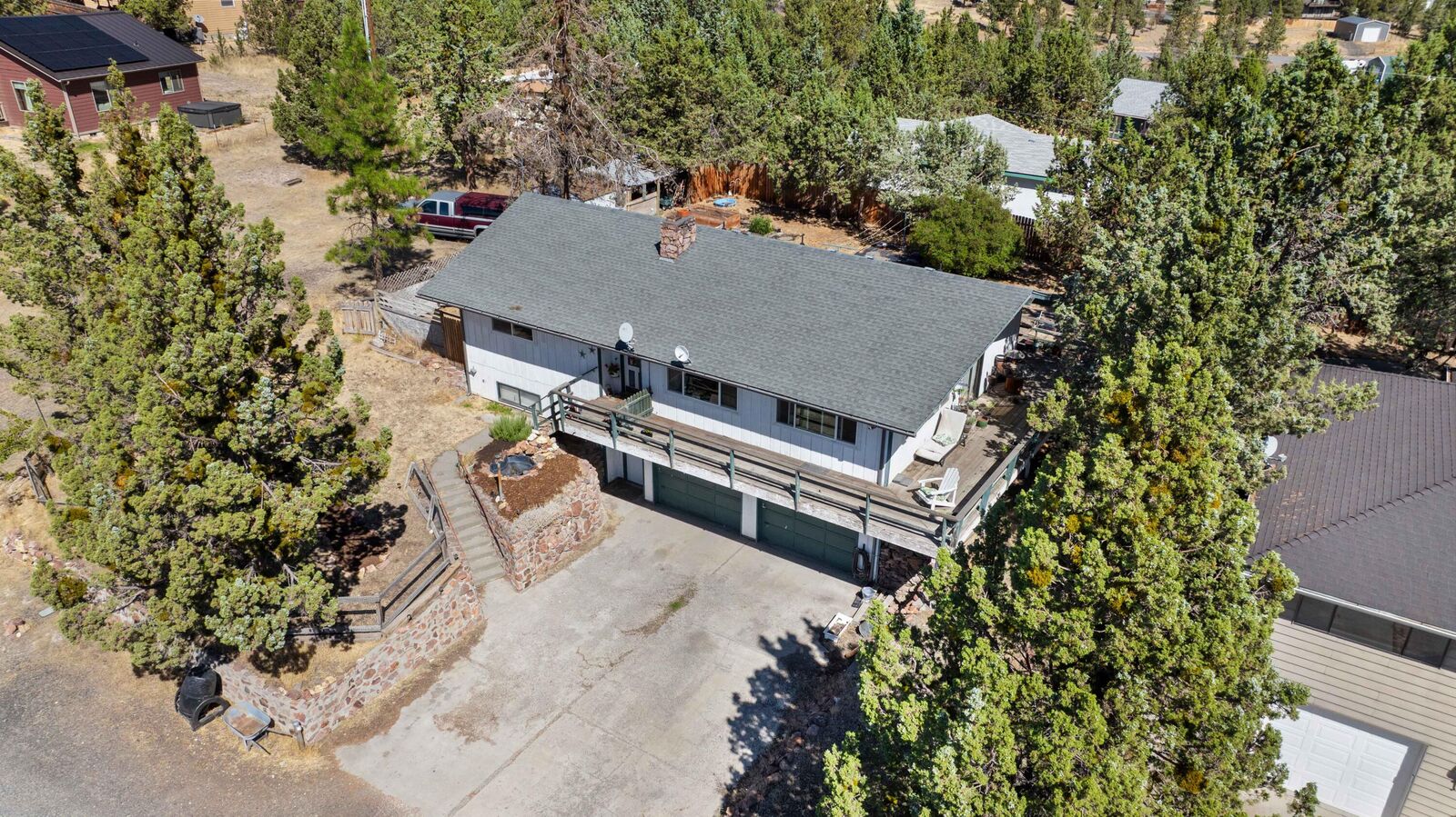 Property Photo: 11494 NW King Avenue OR 97754