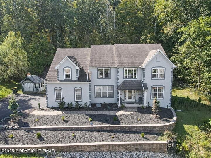 Property Photo: 386 Shawnee Valley Drive PA 18302