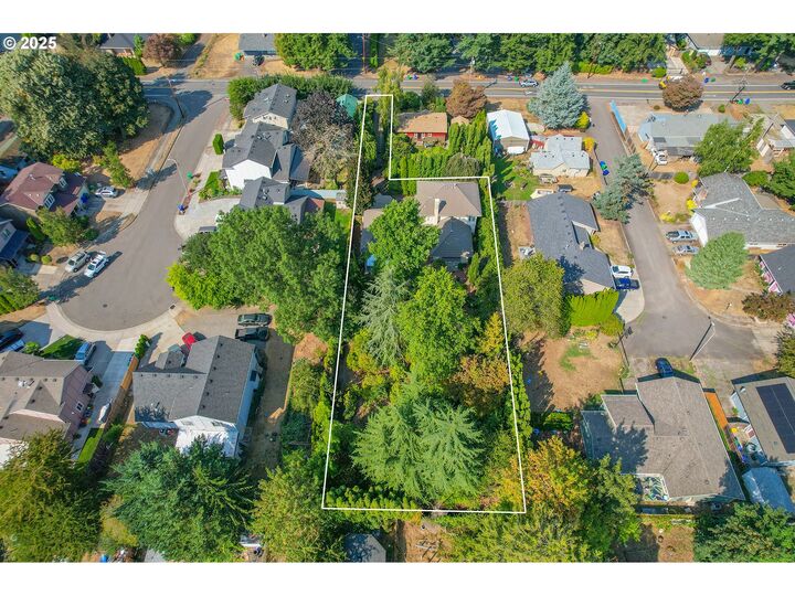 Property Photo:  16532 SE Main St  OR 97233 