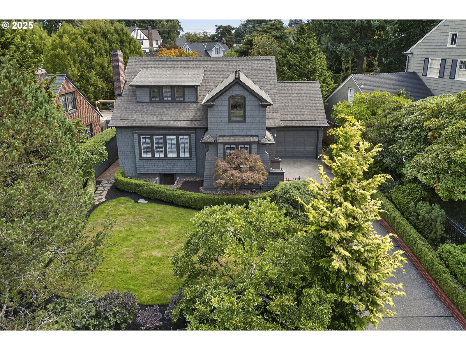 Property Photo: 2650 SW Montgomery Dr OR 97201