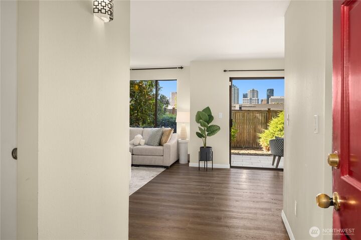 Property Photo:  717  122nd Avenue NE B1  WA 98005 