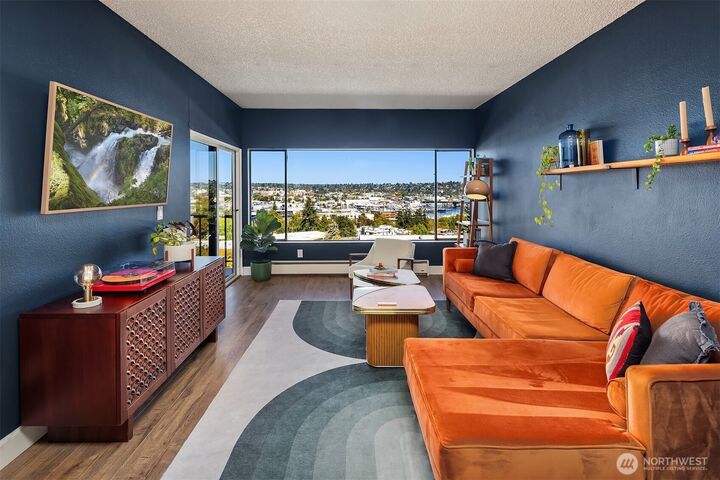 Property Photo: 3661 24th Place W 406 WA 98199