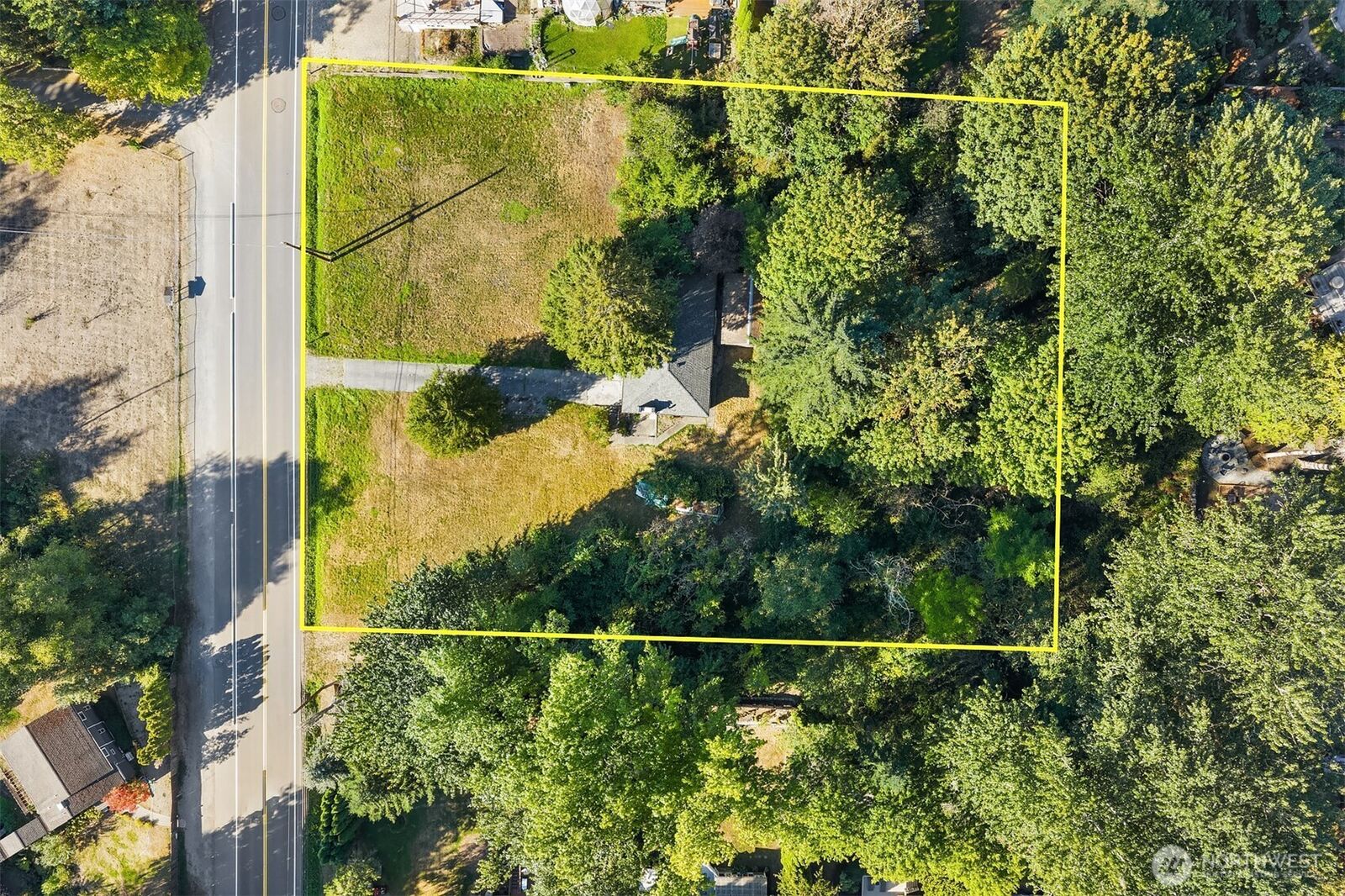 Property Photo:  19044  35th Avenue NE  WA 98155 