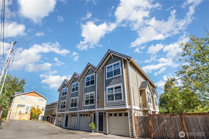 Property Photo: 4848 Railroad Avenue NE WA 98105