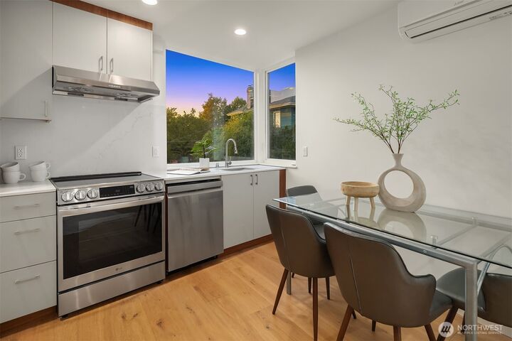 Property Photo:  1225 E Roy Street  WA 98102 