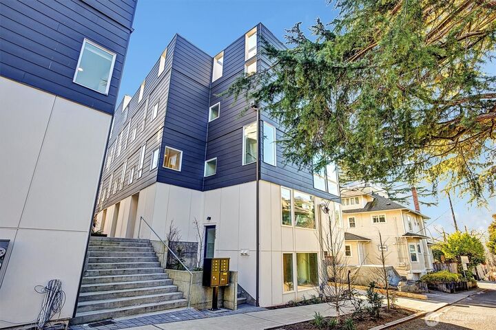 Property Photo:  1227 E Roy Street  WA 98102 