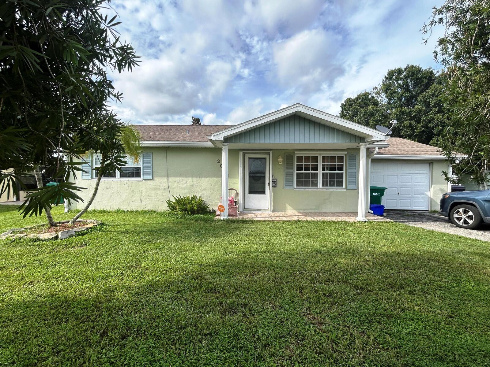 Property Photo:  2043 SE 34th Lane  FL 34974 