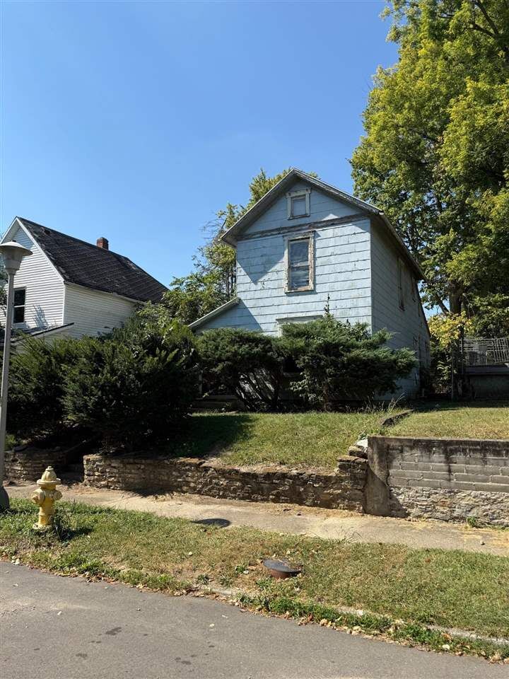 Property Photo:  1344 Ratliff Street  IN 47374 