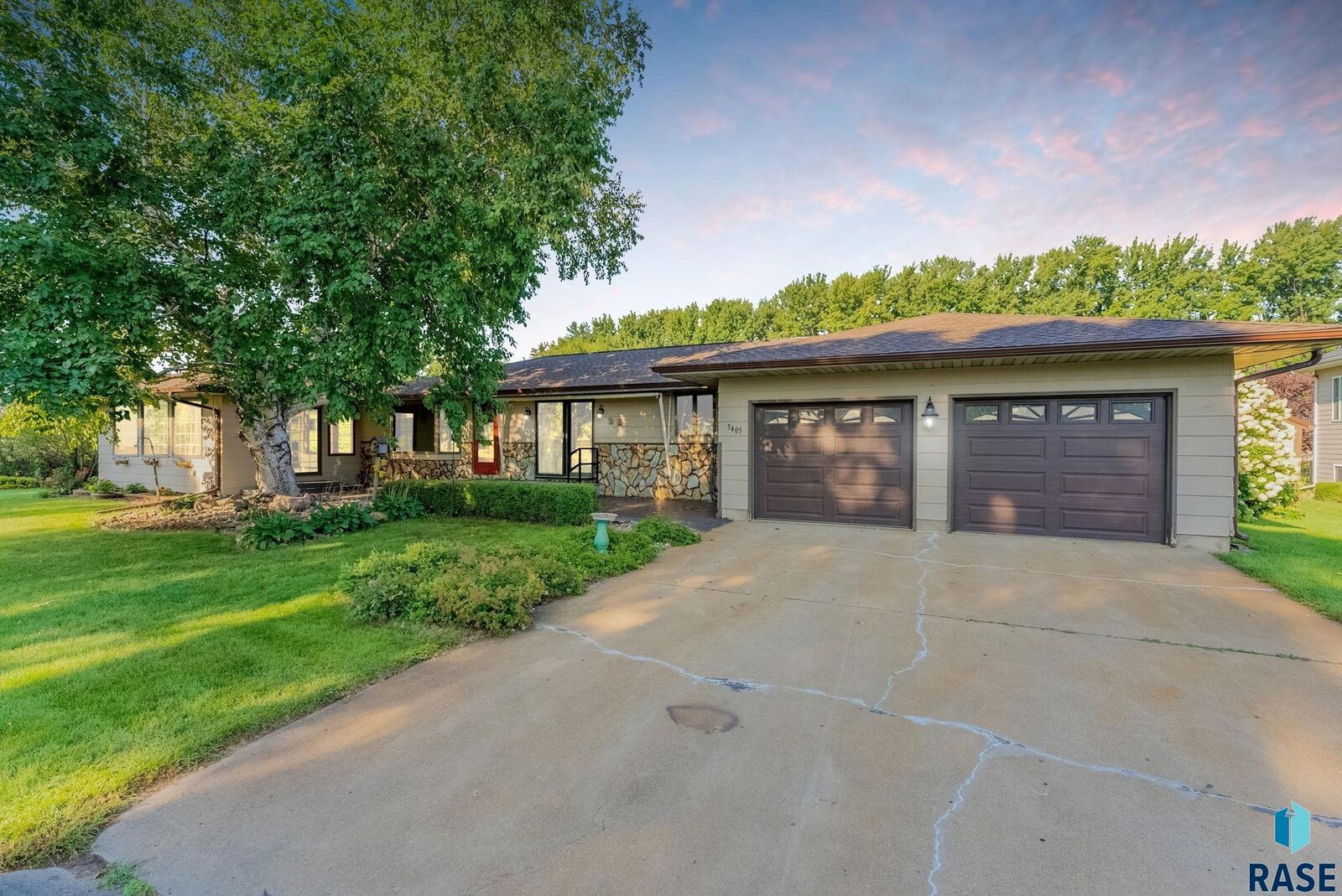 Property Photo:  5405 N Indiana Ave  SD 57104 