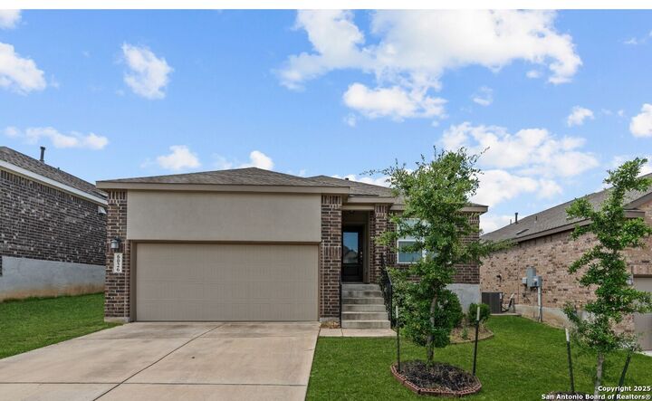 6026 Akin Quay  San Antonio TX 78261 photo