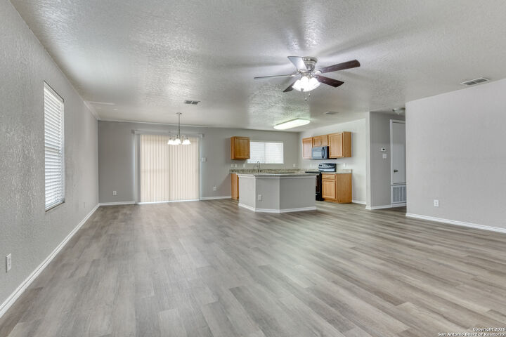 Property Photo: 125 Gatewood TX 78108