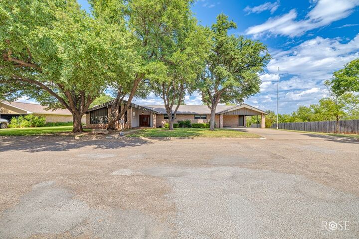 Property Photo: 1000 Lakeside Dr TX 76821