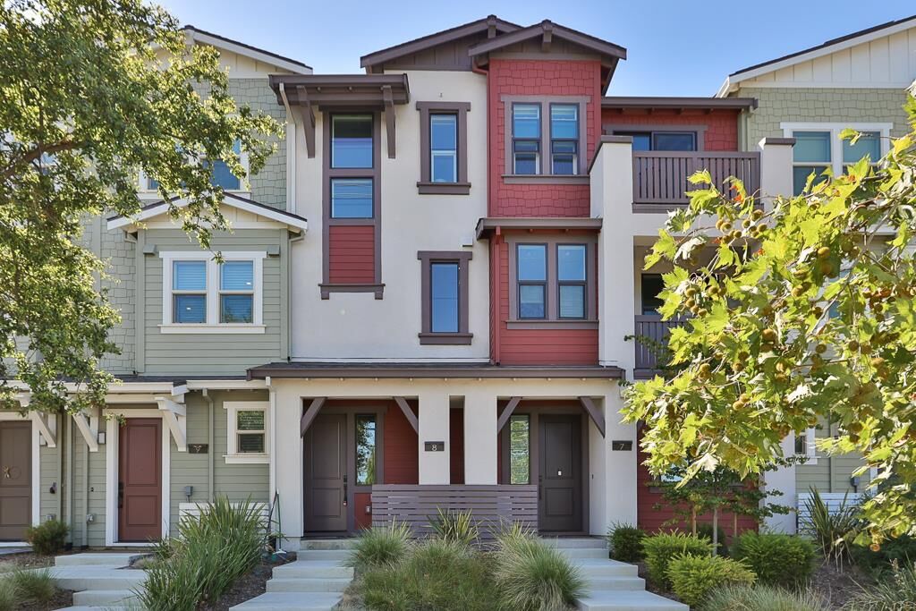 Property Photo:  922 Magnolia Terrace 8  CA 94086 