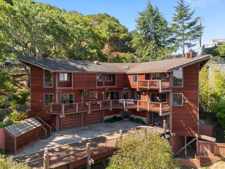 Property Photo:  400 Winding Way  CA 94070