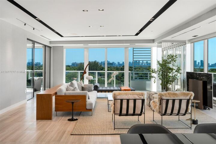 Property Photo:  4701 N Meridian Ave 512  FL 33140 