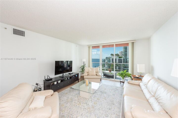 Property Photo:  1155 Brickell Bay Dr 609  FL 33131 