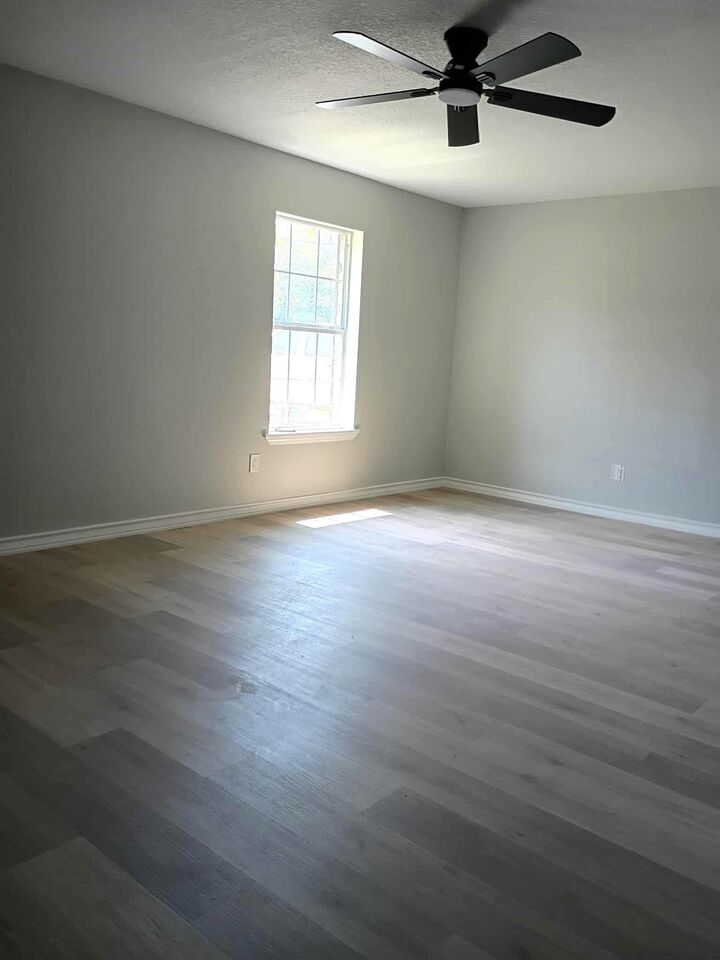 Property Photo:  3320 Pelican St  TX 77630 