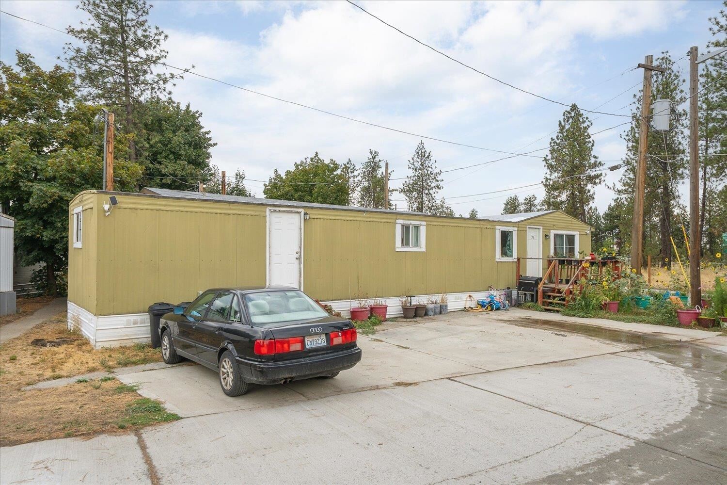 Property Photo: 4315 S Cheatham Rd Trailer #21 WA 99224