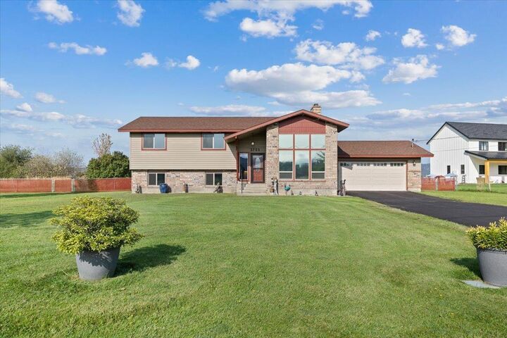 Property Photo:  3705 N Stevenson Rd  WA 99027 