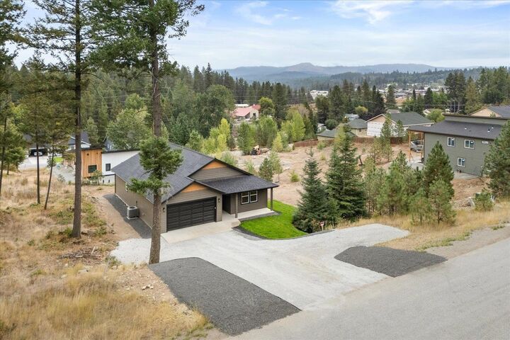 Property Photo:  816 N Ashenfelter Bay Rd  WA 99156 