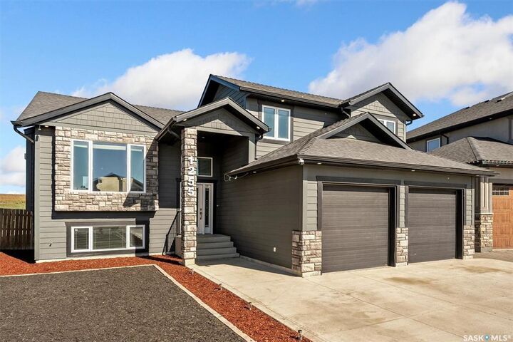 1255 Hargreaves Way  Saskatoon SK S7L 0A1 photo