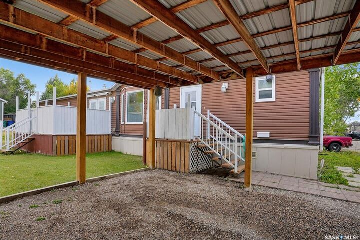 Property Photo:  1455 9th Avenue NE F2  SK S6J 1C6 
