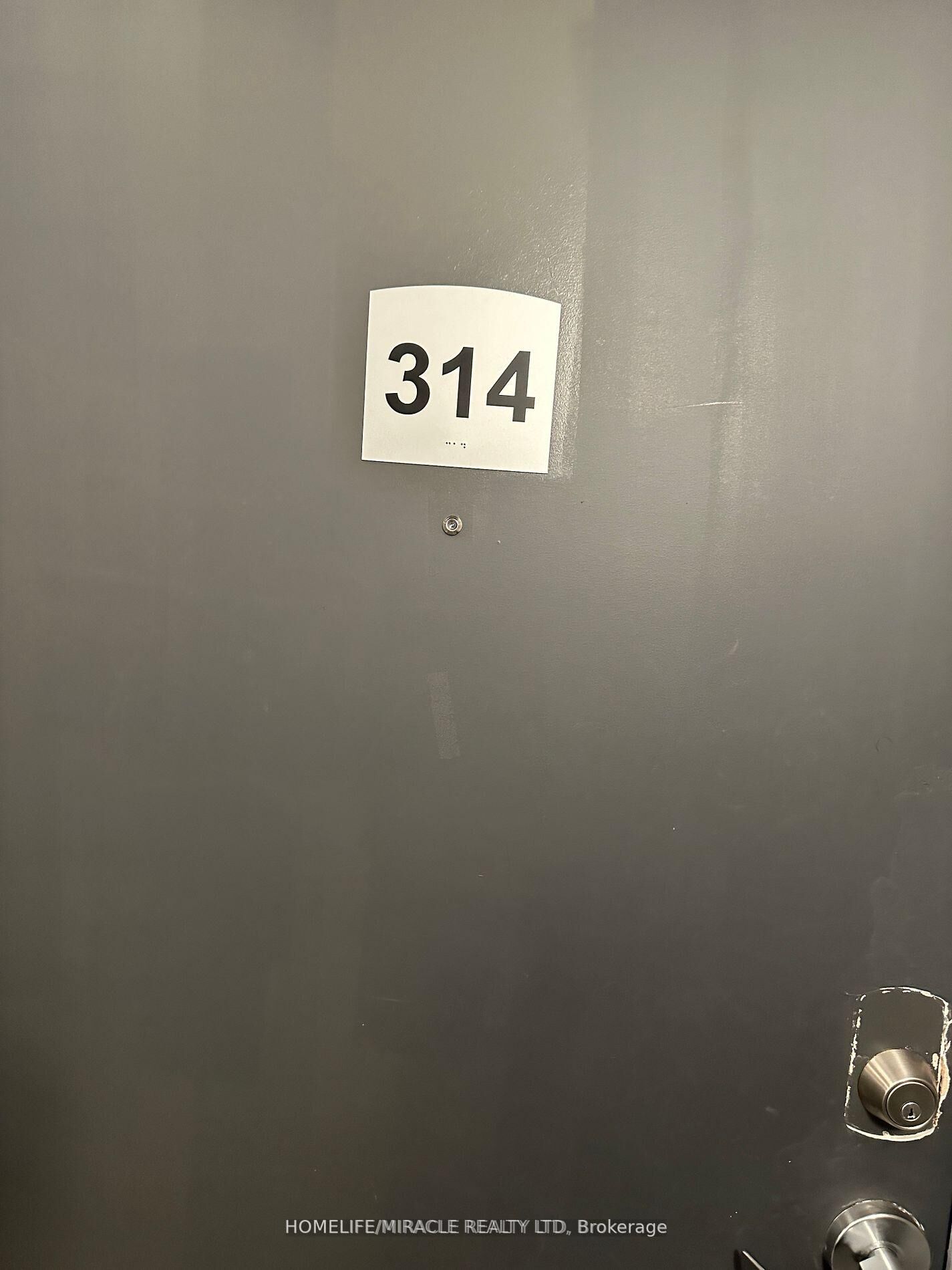 Property Photo:  275 Larch Street G-314  ON N2L 3R2 