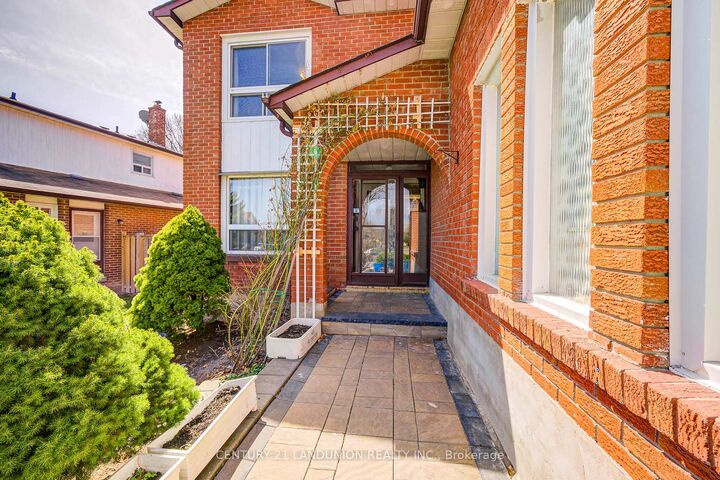 Property Photo:  183 Willowbrook Road  ON L3T 5L5 