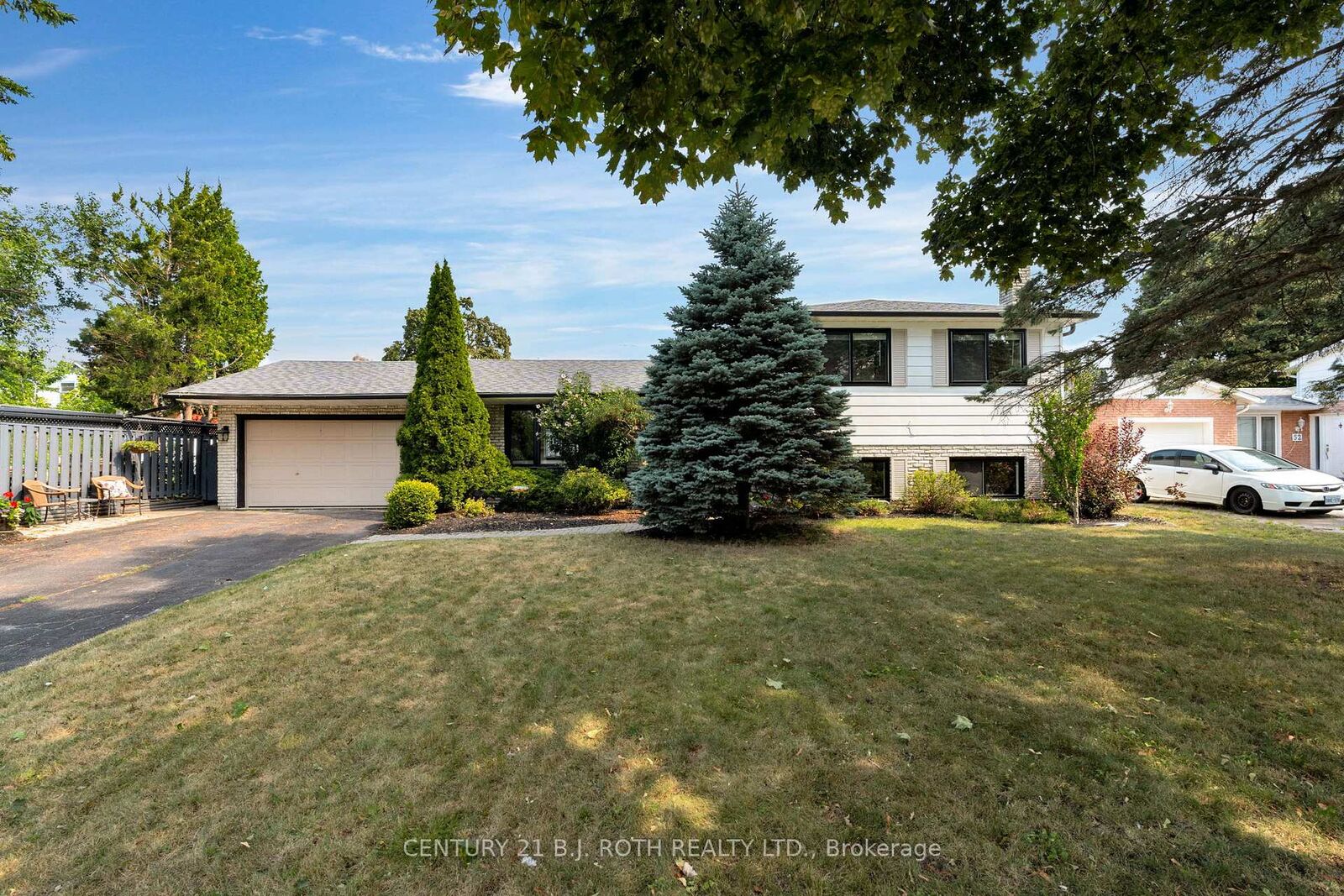 Property Photo:  50 Belcourt Avenue  ON L4M 4E4 