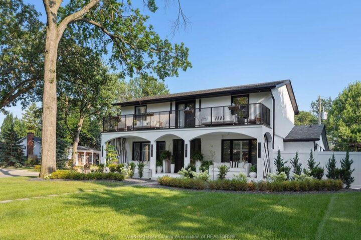 Property Photo:  2035 Willistead Crescent  ON N8Y 1K6 