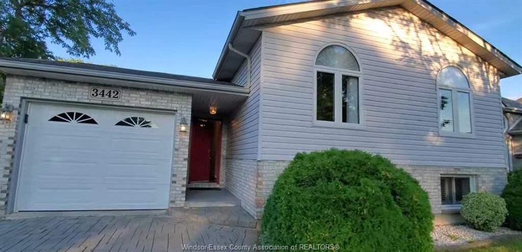 Property Photo: 3442 Souilliere ON N8R 2H4