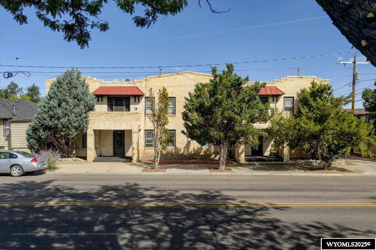 Property Photo:  1214 &Amp 1210 E 1st Street  WY 82601 