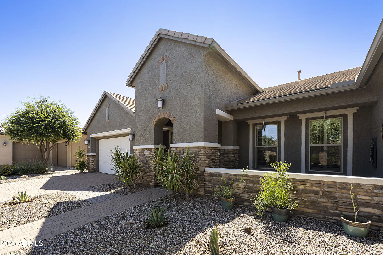 Property Photo:  10049 E Topaz Avenue  AZ 85212 