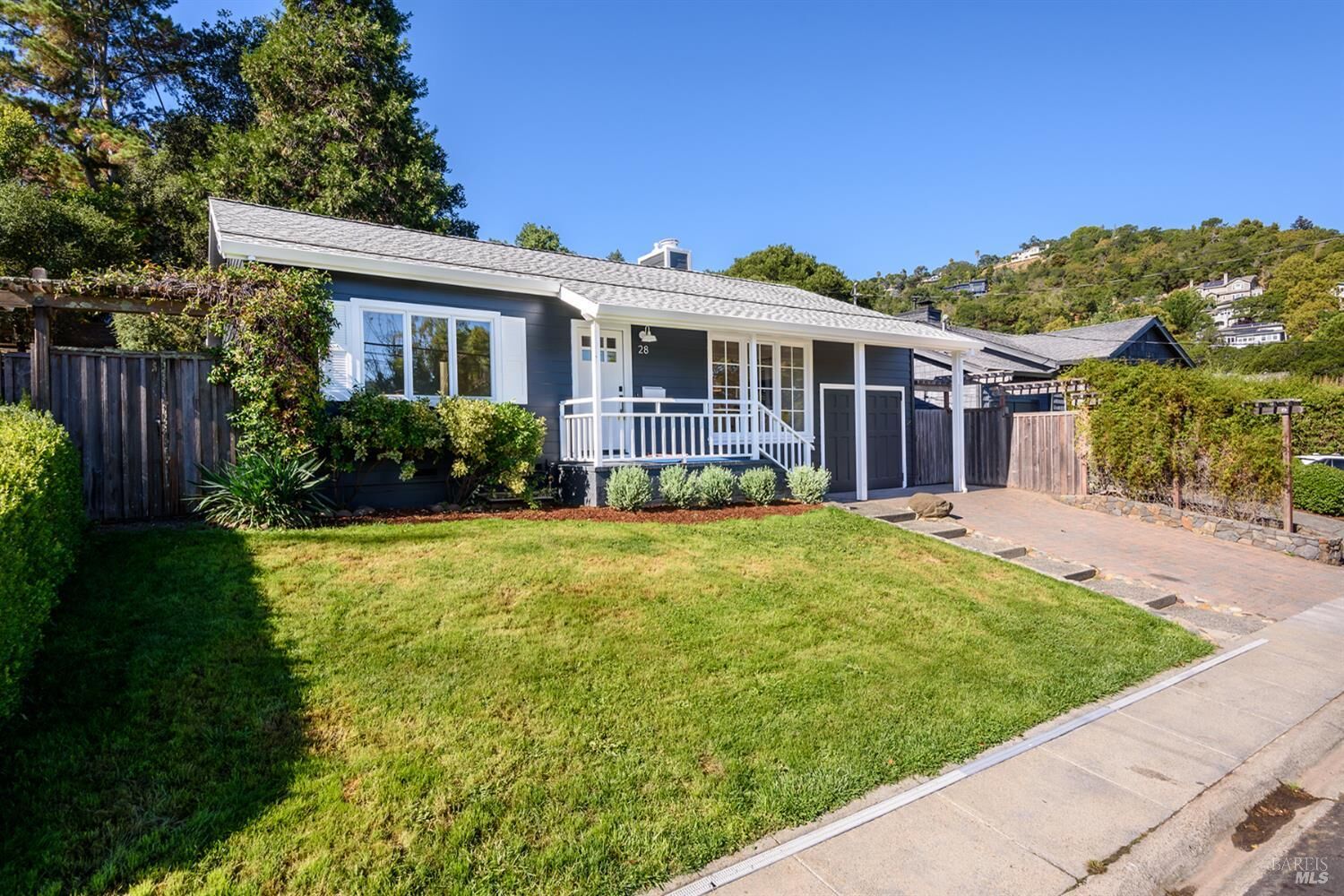 Property Photo:  28 Hillview Avenue  CA 94901 