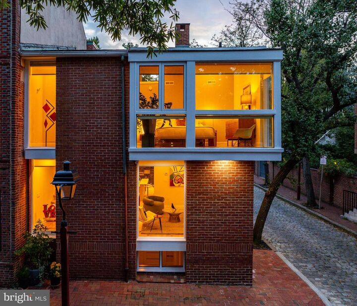 318 S 4th Street  Philadelphia PA 19106 photo