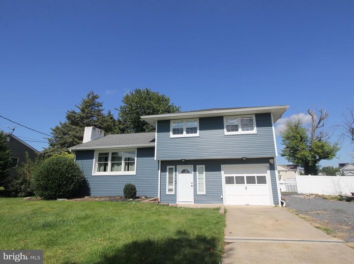 Property Photo:  59 Old York Road  NJ 08515 
